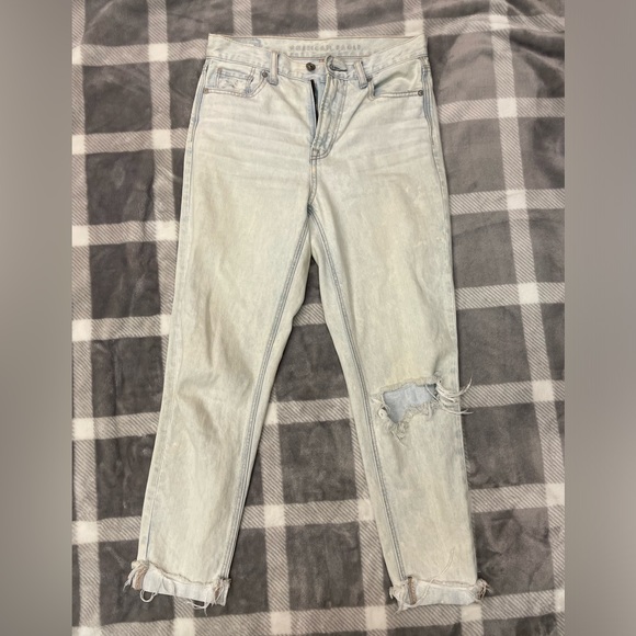 American Eagle High Waisted Jeans - Picture 2 of 13